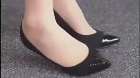 阿姨的丝袜脚丫贴吧照片