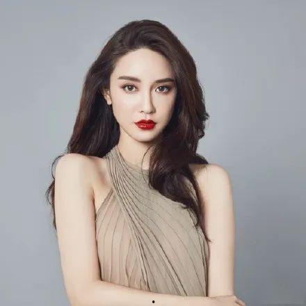 明星张大花,星光熠熠，璀璨人生