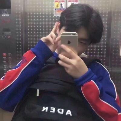 娱乐吃瓜头像男真人,真人生吃瓜头像背后的男星故事